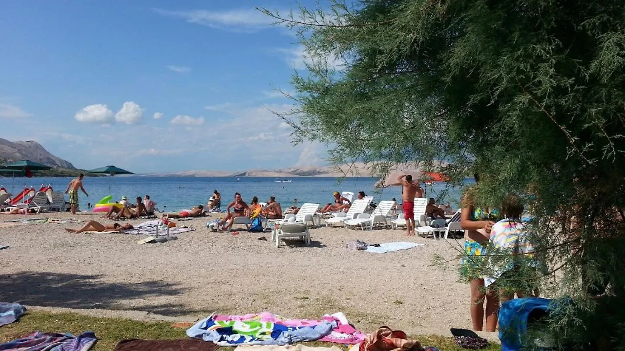 Apartments Ena Pag Town