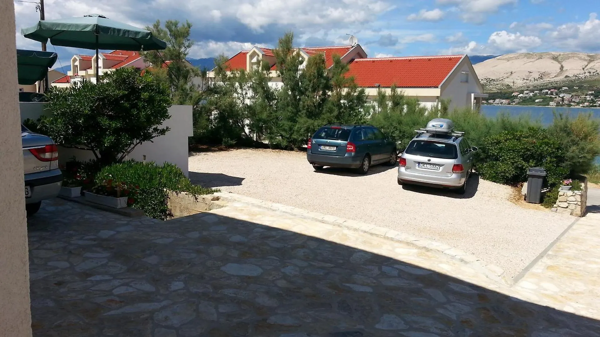 Apartments Ena Pag Town